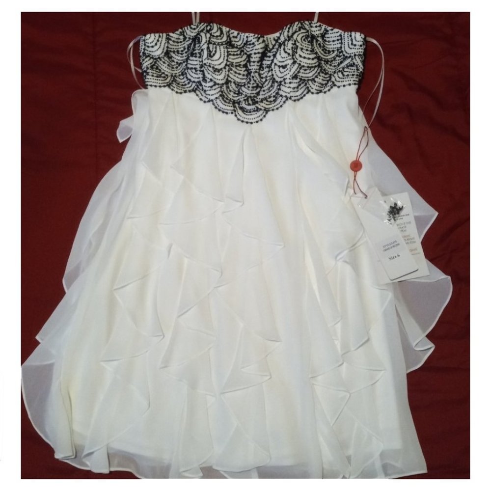 (NWT) Decode 1.8 Ivory Empire Layer Dress w/Black Beaded Bodice (size 6)